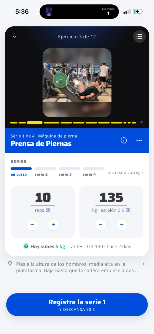 Training plan with sets, reps and load in the Makana app
